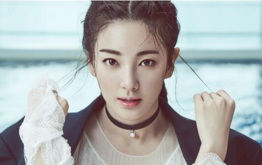 张雨绮跳舞吃瓜,网友直呼“太会玩”