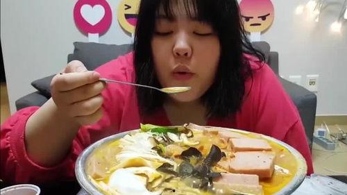 吃瓜木偶姐姐,娱乐界的神秘“瓜王”