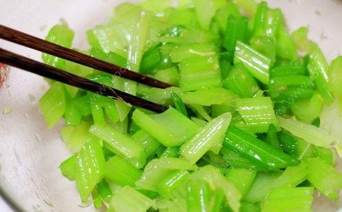芹菜和白瓜可以一起吃吗,健康搭配，美味相融的饮食新主张”