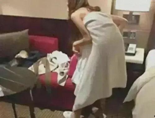 南京老师吃瓜视频,校园生活一瞥