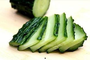 侄媳在家吃瓜,侄媳家的温馨食趣